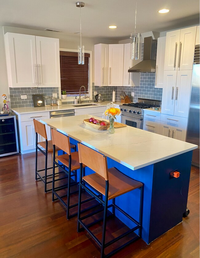 Photo - 1463 W Grand Ave Unit 3