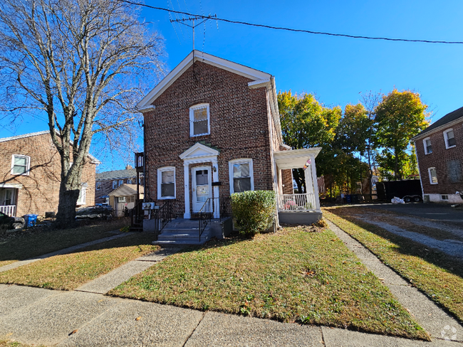 Building Photo - 36-40-40 Carver St Unit 2 Rental