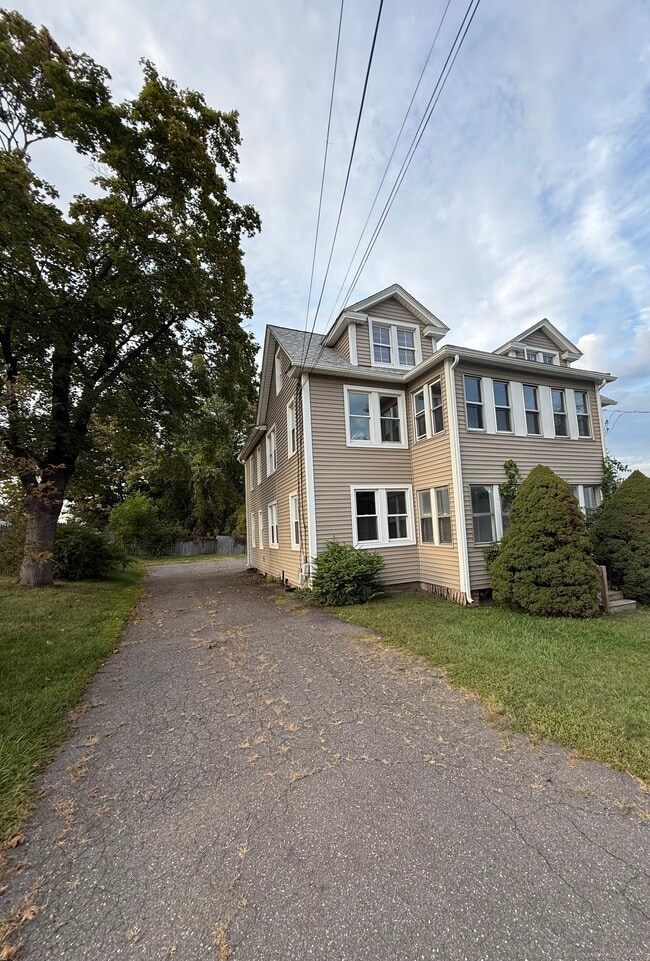 Photo - 820 Burbank Ave