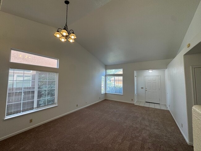 Beautiful 4/2 home in Elk Grove-8575 Dianthus Way