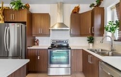 Photo - 7709 Broadway