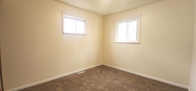 Photo - 952 Hunter Ave