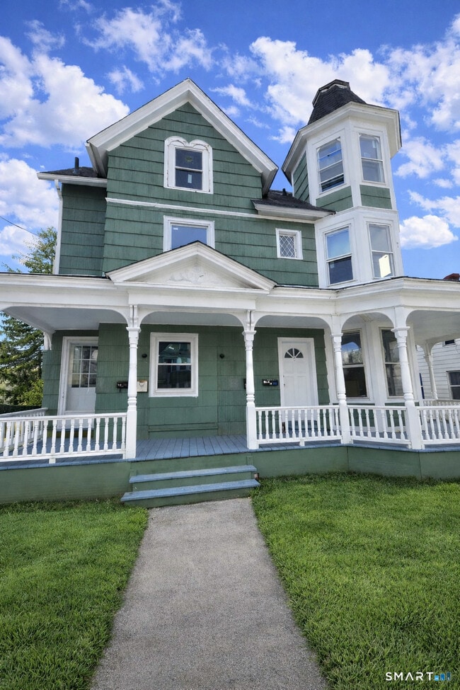 Building Photo - 21 Pearl St Unit 2C