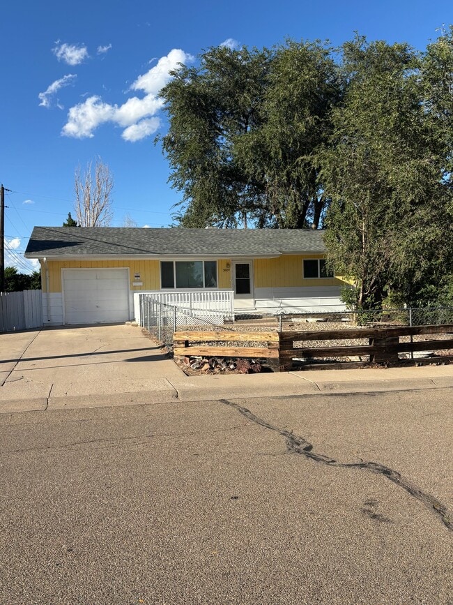 Building Photo - 3607 Sheffield Ln