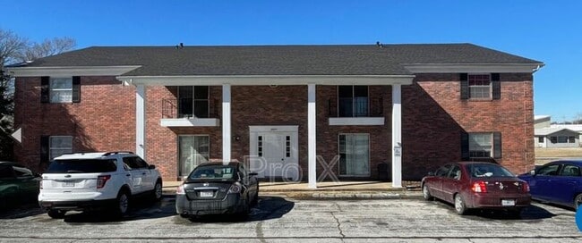 Building Photo - 2037 S River St Unit #6 2037 River St