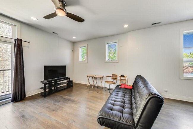 Photo - 5771 N Ridge Ave