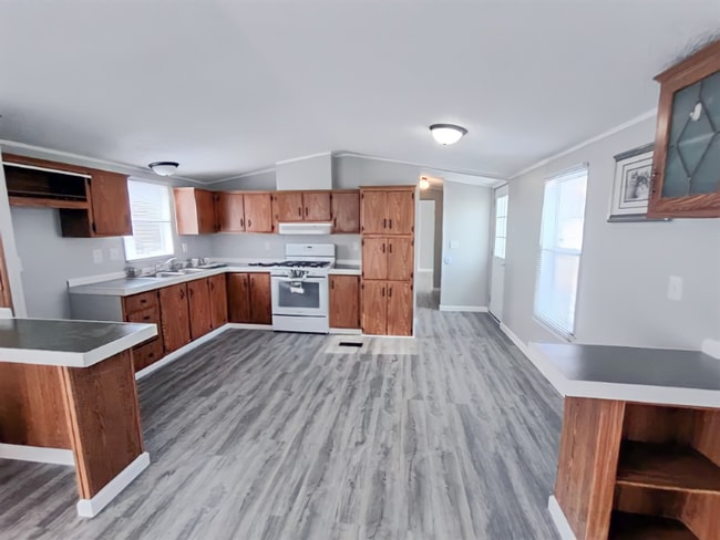 Photo - 77 Deerwood Park