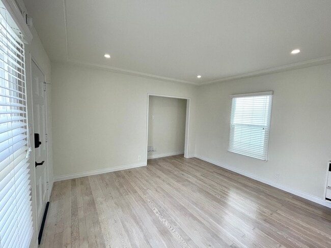 10368-10384 1/2 Bellwood Ave
