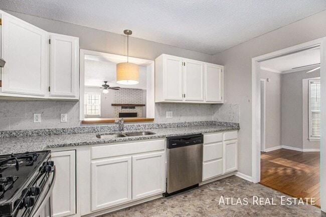 Photo - 8036 Reinhardt Ln