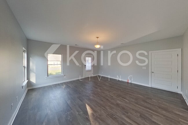 Photo - 314 White Oak Cir