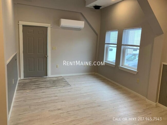 Photo - 38 Railroad St Unit 4