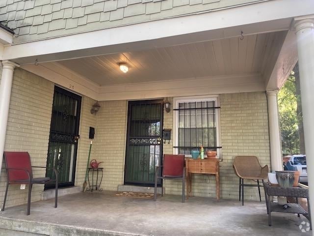 Building Photo - 23 S Merton St Rental