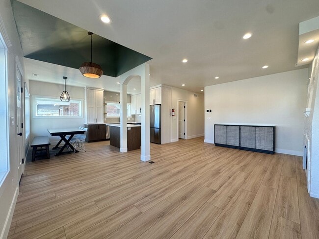 Building Photo - RR 156 Duplex Unit 1