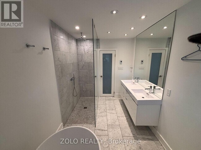 Photo - 74 Ladyslipper Ct