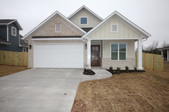 Photo - 1900 W Saddlebrook Ln House
