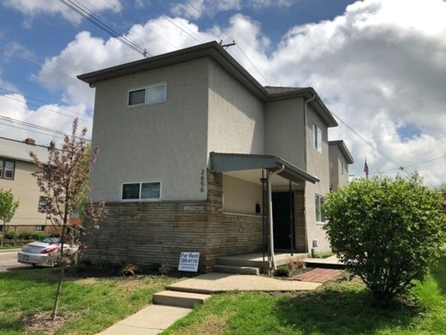 Building Photo - 295 E Arcadia Ave Unit 287 Arcadia Ave Top