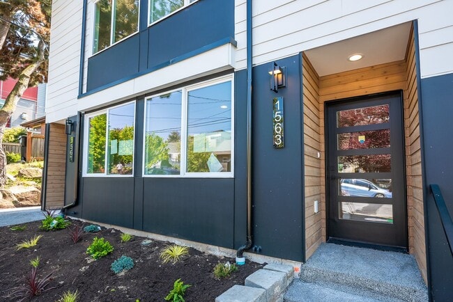 NEW CONSTRUCTION- MOVE- IN READY - NEW CONSTRUCTION- MOVE- IN READY Townhome