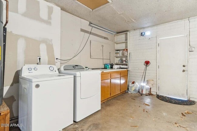 Photo - 3209 S Los Feliz Dr