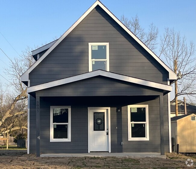 Building Photo - 3005 Arapaho Rd Rental