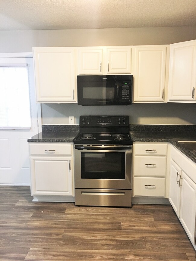 Photo - 510 Sherwood Ct