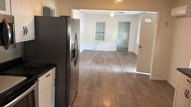 Photo - 302 Lakeview Heights