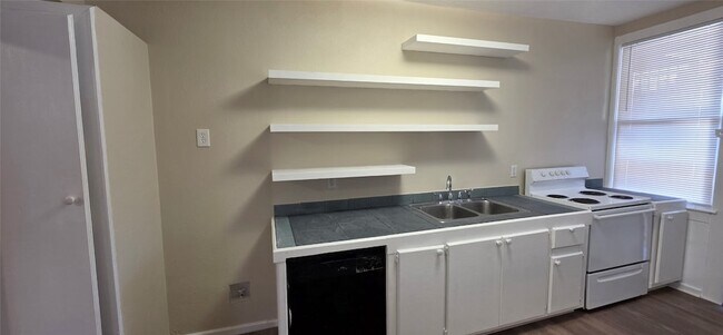 Photo - 2109 Bernardo De Galvez Ave Unidad 2