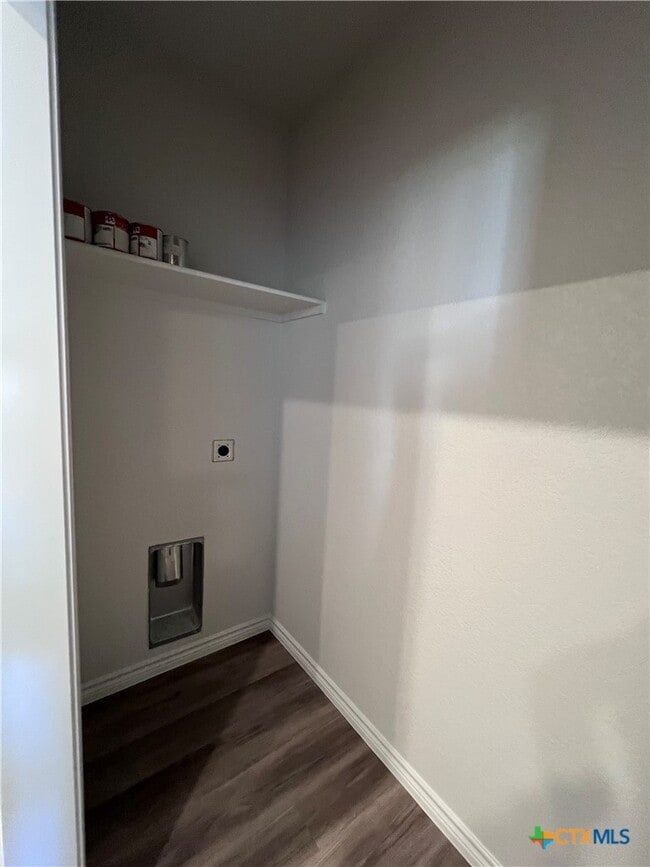 111 Levi Ct