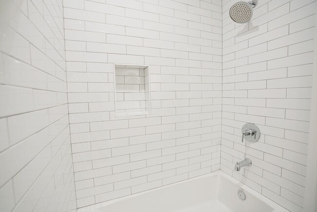 Photo - Mid City/Koreatown Recently Renovated Studio Available Now! Hurry Won't Last Unit 17