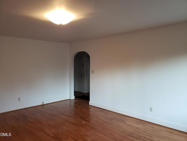 Photo - 203 Williamson St