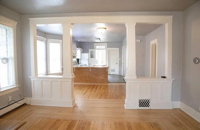Photo - 2021 8th Ave