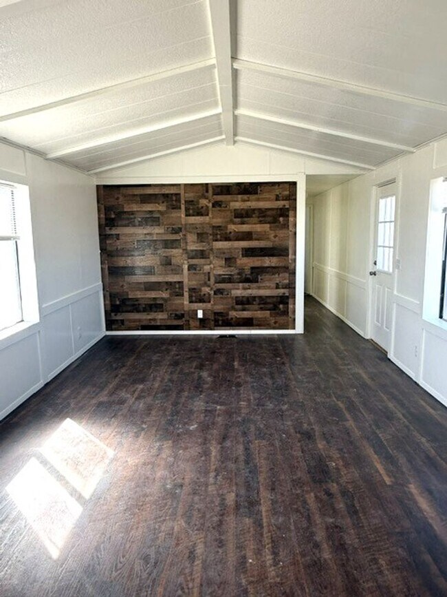 Photo - 3 bedroom single wide in Rydon