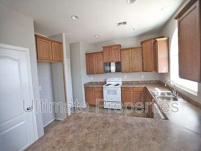 Photo - 8759 W Washington St