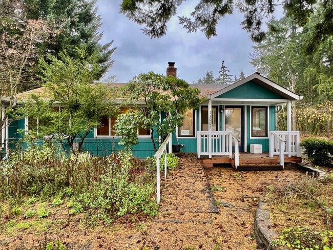 Building Photo - Haller Lake Home