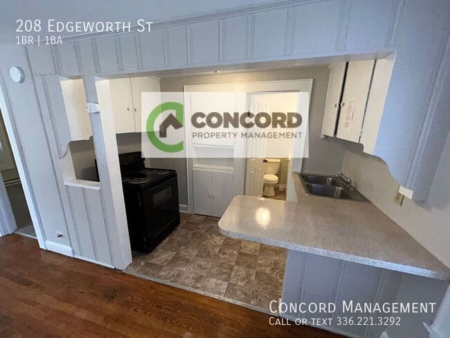 Photo - 208 Edgeworth St