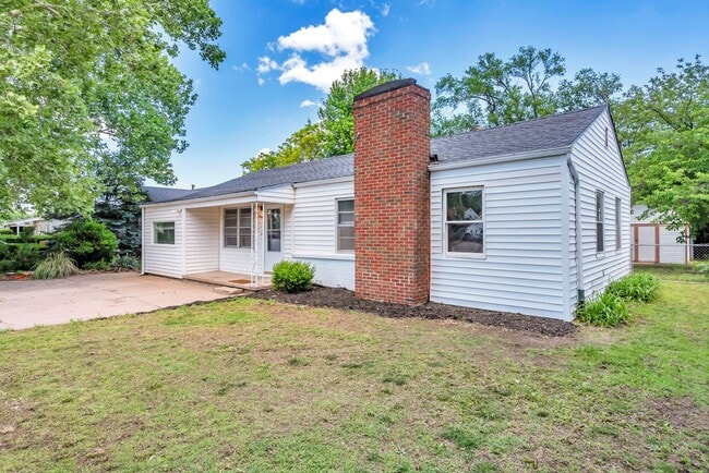 Photo - Updated 4 Bedroom 3 bathroom in Derby, KS