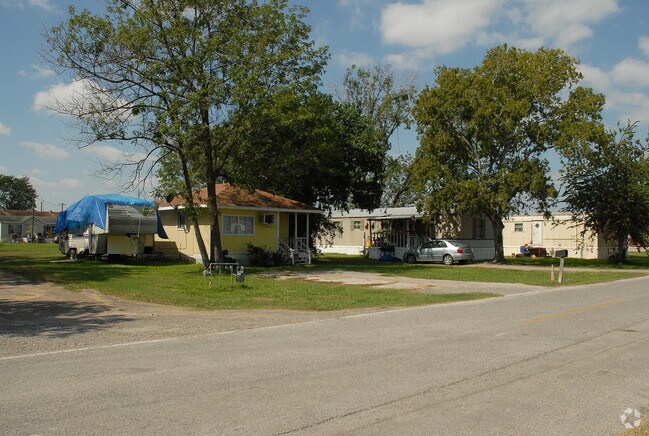 Photo - Manny's Mobile Home Park