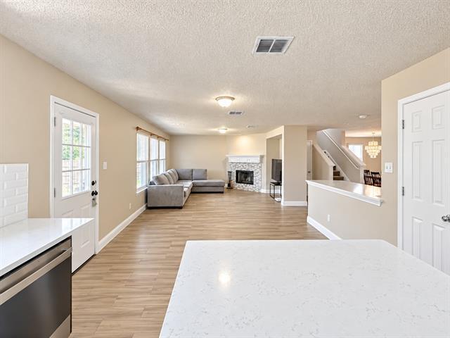 14800 Ledgeview Ct