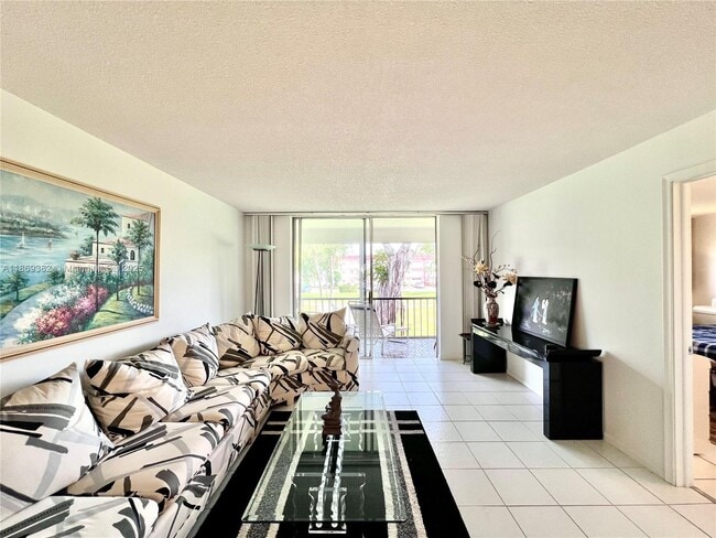 Building Photo - 671 S Hollybrook Dr Unit 209