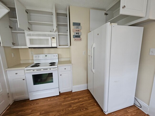 Photo - 3 BD / 2 BA Unfurnished