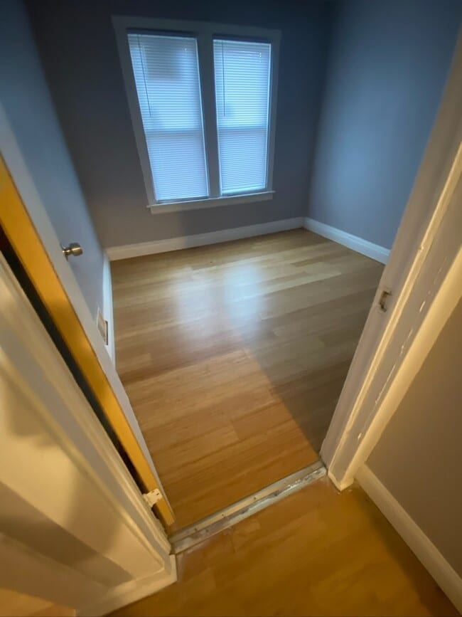 Photo - 316 E 107th St