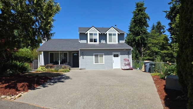 Building Photo - Heart of Puyallup Stunner; a Must See!