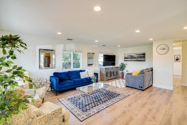 Photo - 4615 Armour Dr Unit ID1307441P