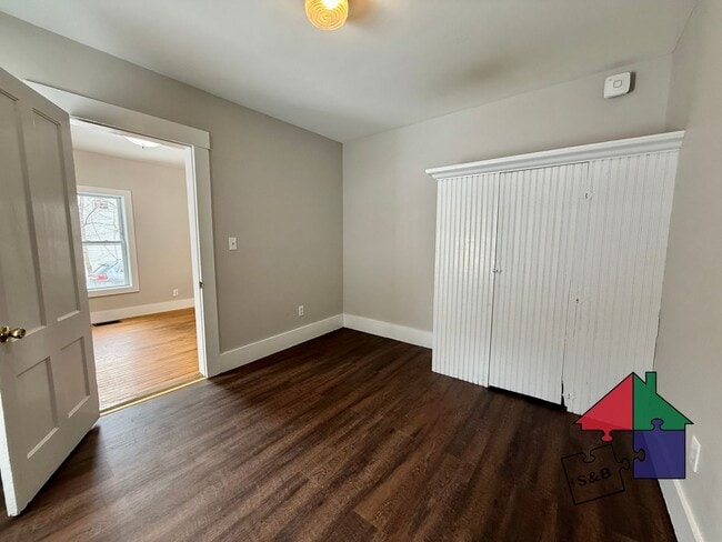 Building Photo - 32 Hall St Unit 1