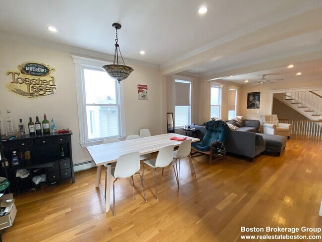 Photo - 29 Spring Garden St Unit 2