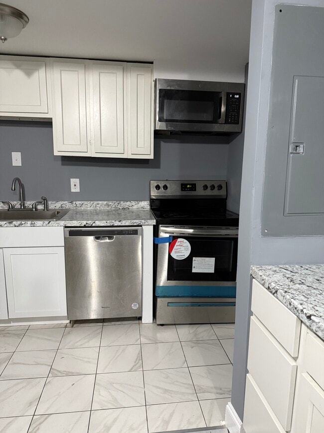 Photo - 2536 Loyola Southway