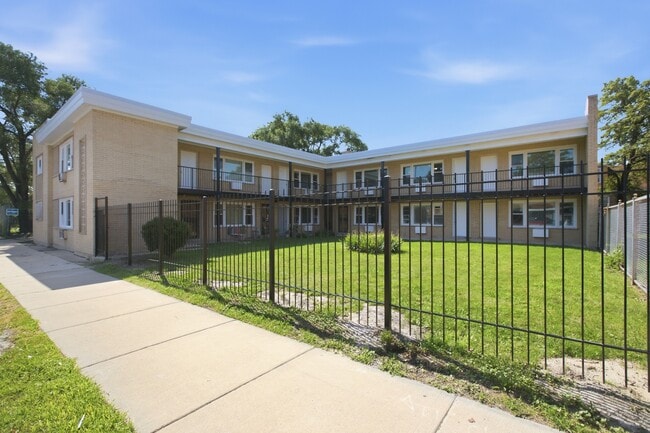 Building Photo - 2537 E 83rd St