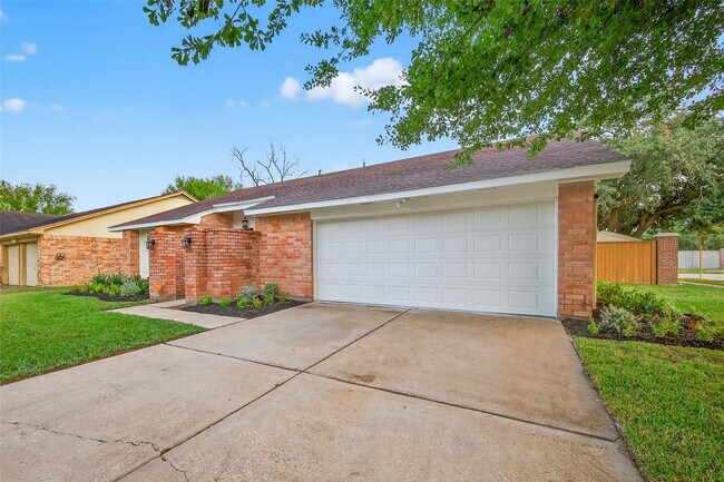 Photo - 19543 Quiet Brook Dr