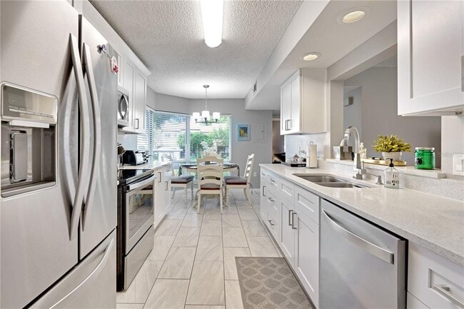 204 Quayside Cir Unit 201
