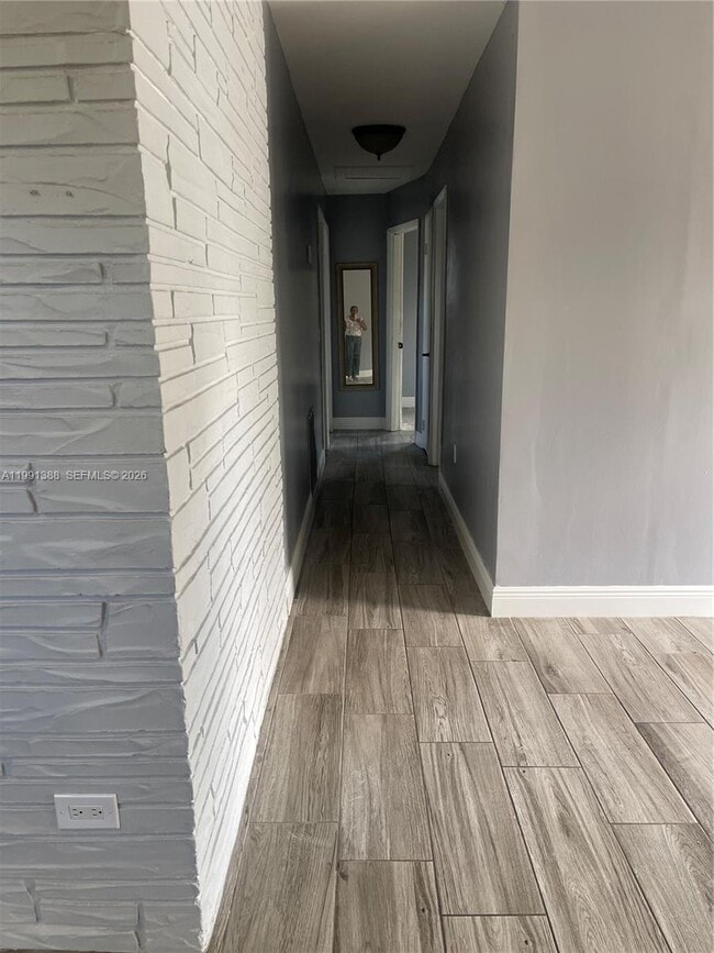 Photo - 1950 SW 68th Way