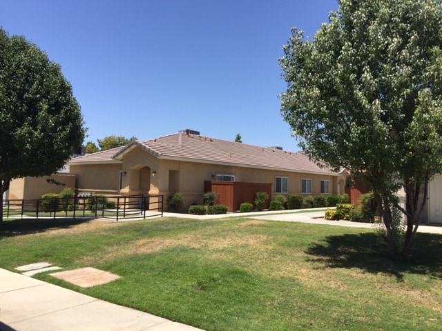 Group 5 - West Day Ave & Park Meadows Dr - Group 5 - West Day Ave & Park Meadows Dr Apartments